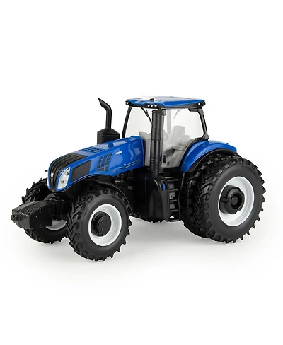 Ertl 1/32 New Holland T8.380 Mfwd with Row Crop Dual Rear Tires