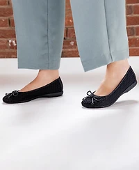 Cliffs by White Mountain Women's Chelcy Round Toe Ballet Flats