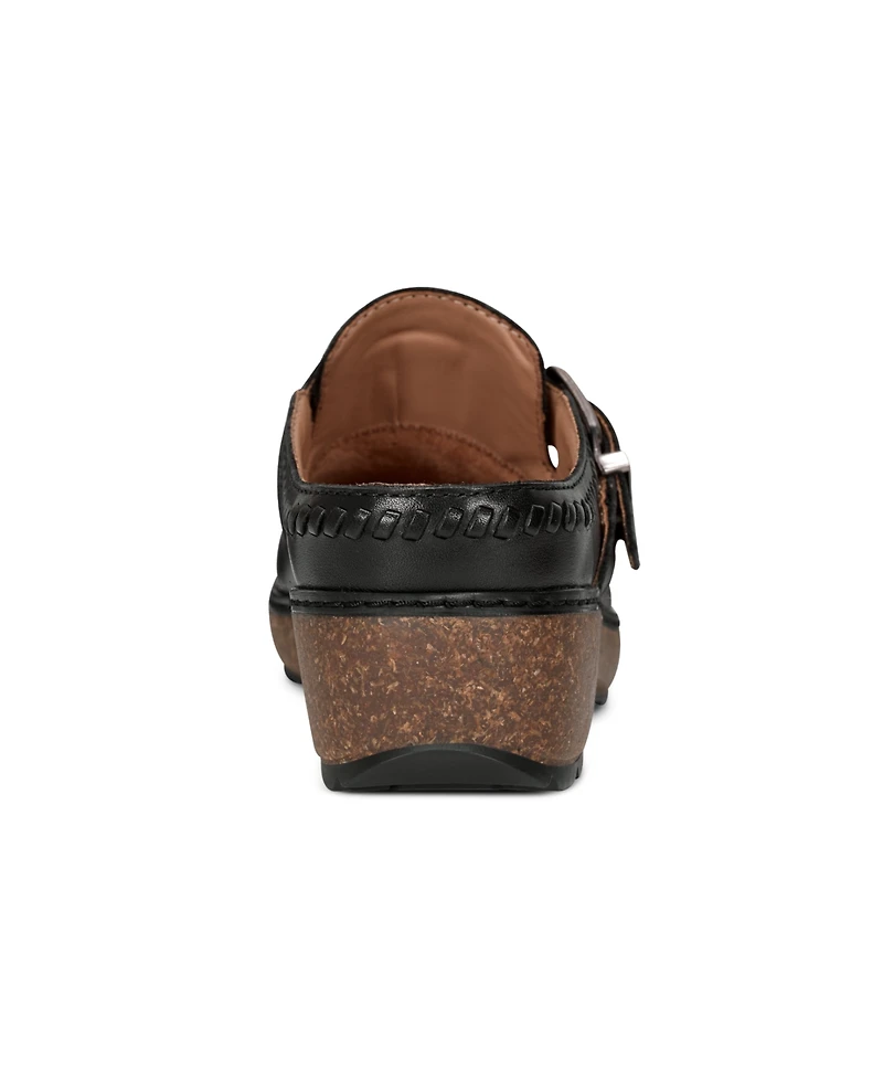 Earth Women's Kay Stitched Round Toe Clogs