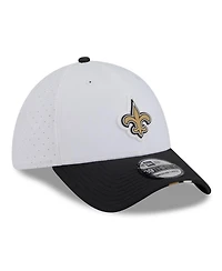 New Era Men's White/Black Orleans Saints 2025 Nfl Training Camp 39THIRTY Flex Hat