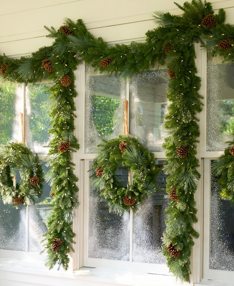 Balsam Hill 30" Mixed Pre-Lit Wreath
