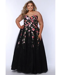 Sydney's Closet Women's Sweetheart Neckline Floral Lace Ballgoown Plus Gown