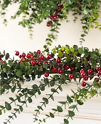 Glitzhome 9 ft Polyethylene Christmas Dripping Eucalyptus Garland with Berries