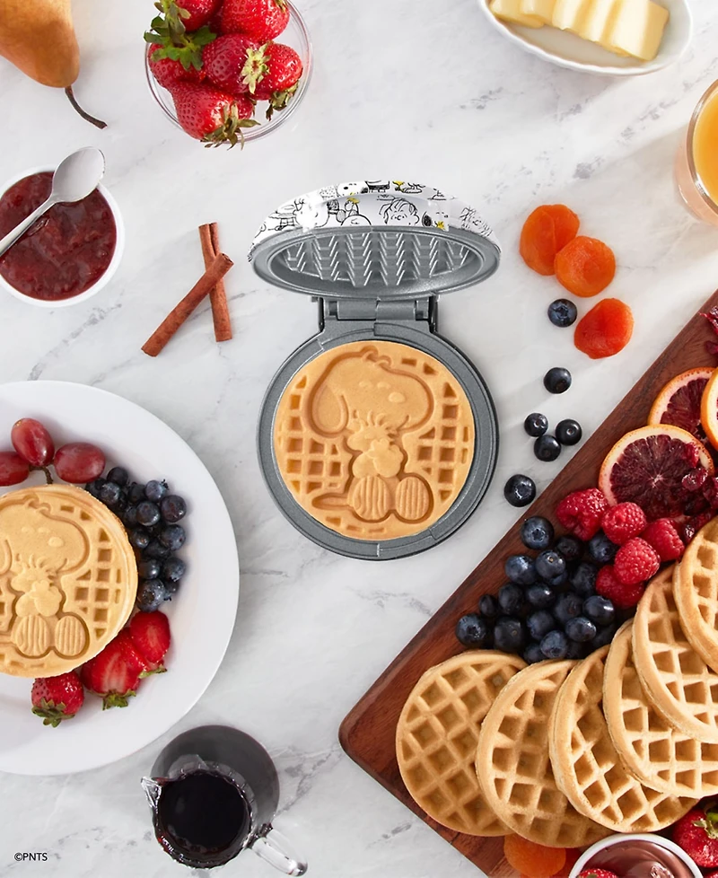 Dash Peanuts 75th Anniversary Mini Waffle Maker