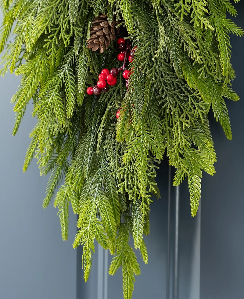 Glitzhome Christmas Greenery Dripping Teardrops with Pinecones and Red Berries, Set of 2