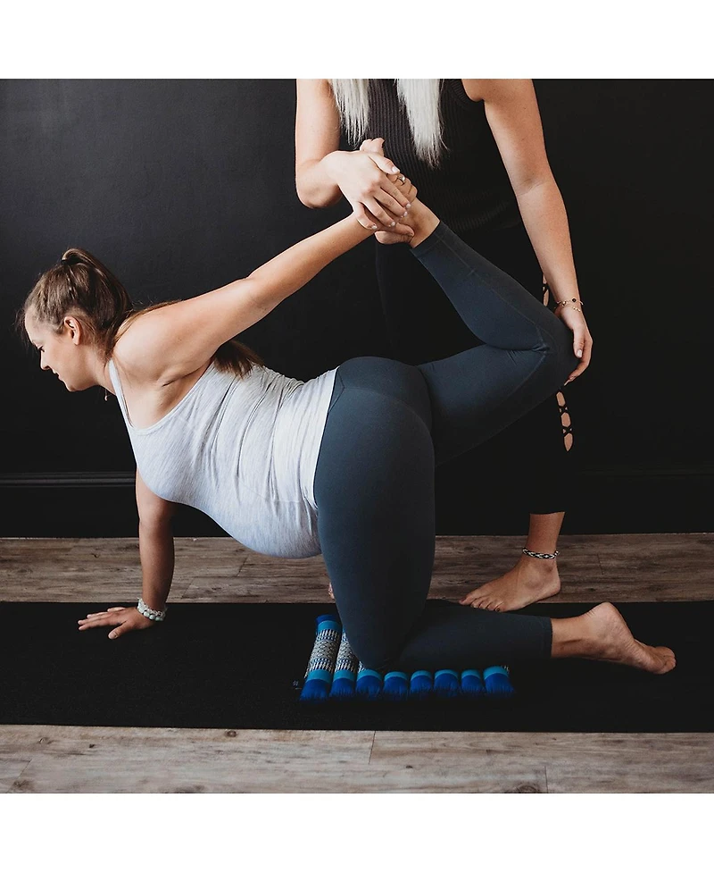 Hugger Zafuko Large Rollable Cushion