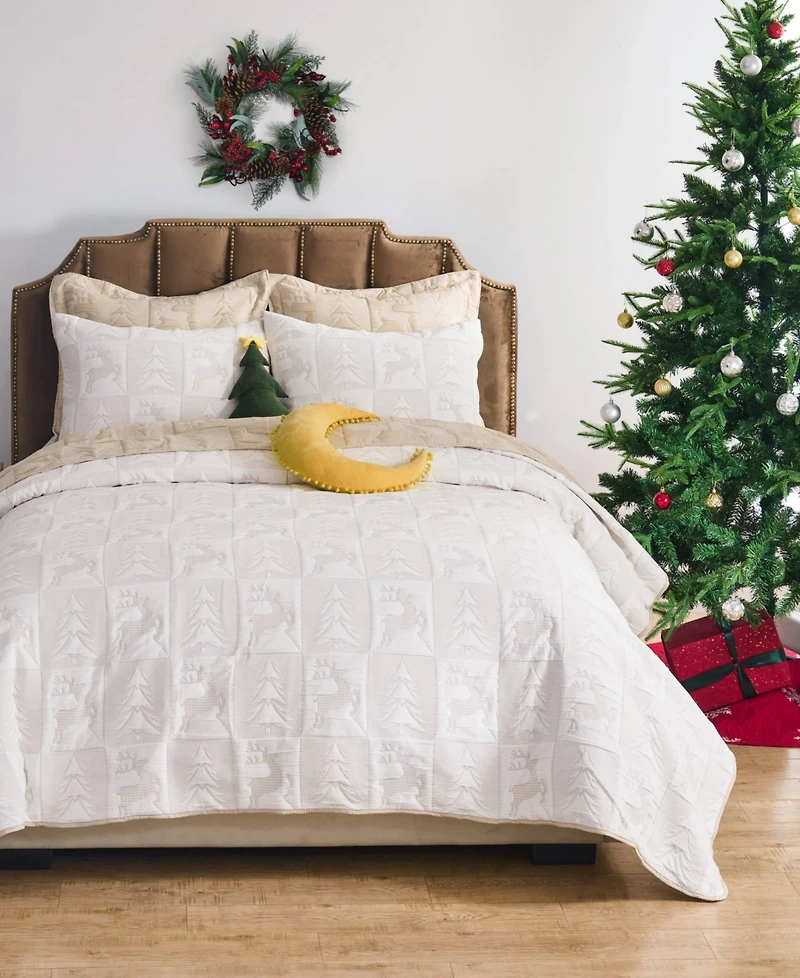 Greenland Home Fashions Reindeer Games Holiday Matelasse -Pc. Coverlet Set