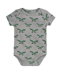 Outerstuff Newborn 3-Piece Philadelphia Eagles Little Tike Bodysuit Set