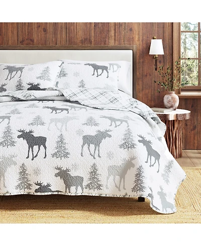 Linery & Co. Moose & Evergreens Microfiber Quilt Set With Shams - Moose