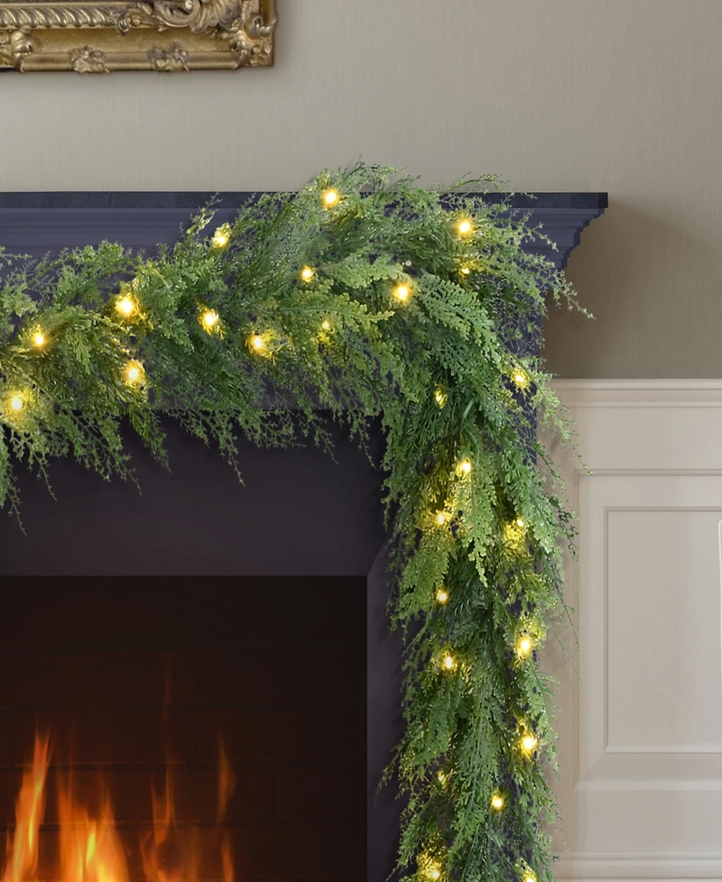 Puleo 9' x 10" Pre-Lit Battery-Operated Cedar Garland