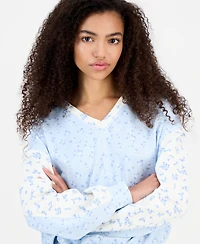 Tinseltown Juniors' Scuba V-Neck Colorblock Sweatshirt