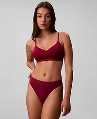 Calvin Klein Women's Bonded Flex Thong Underwear QD3958
