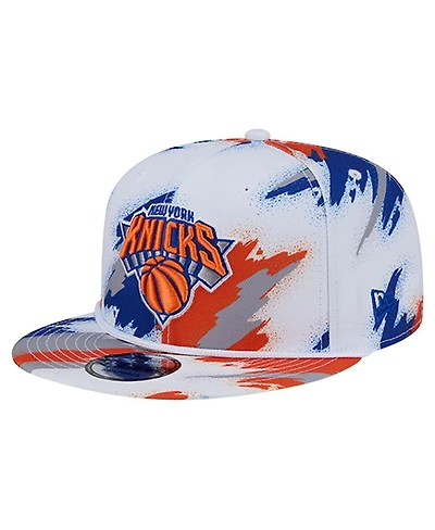 New Era Men's White New York Knicks Paint 9FIFTY Snapback Hat