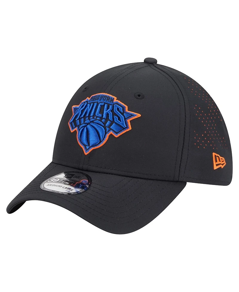 New Era Men's Black York Knicks Night 39THIRTY Flex Hat