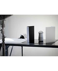 V-flat World Tabletop V-Flat Small (18"x12"), 2-Pack, 1-White 1-Black