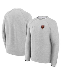 Nike Men's Heather Gray Chicago Bears Tech Fleece Raglan Sweatshirt