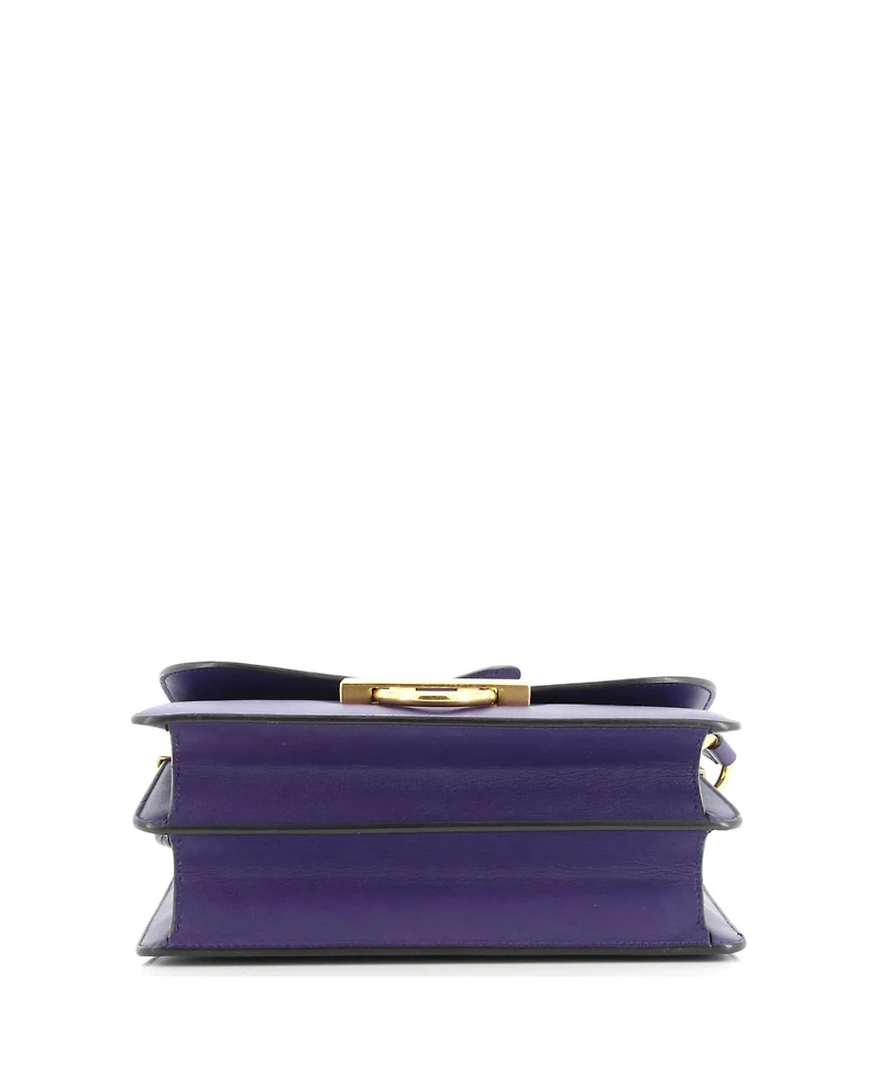 Pre-Owned Salvatore Ferragamo Medium Joanne Shoulder Bag Leather