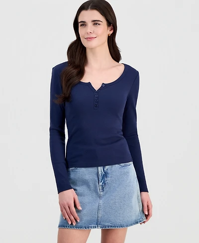 Hippie Rose Juniors' Scoop-Neck Long-Line Henley Top