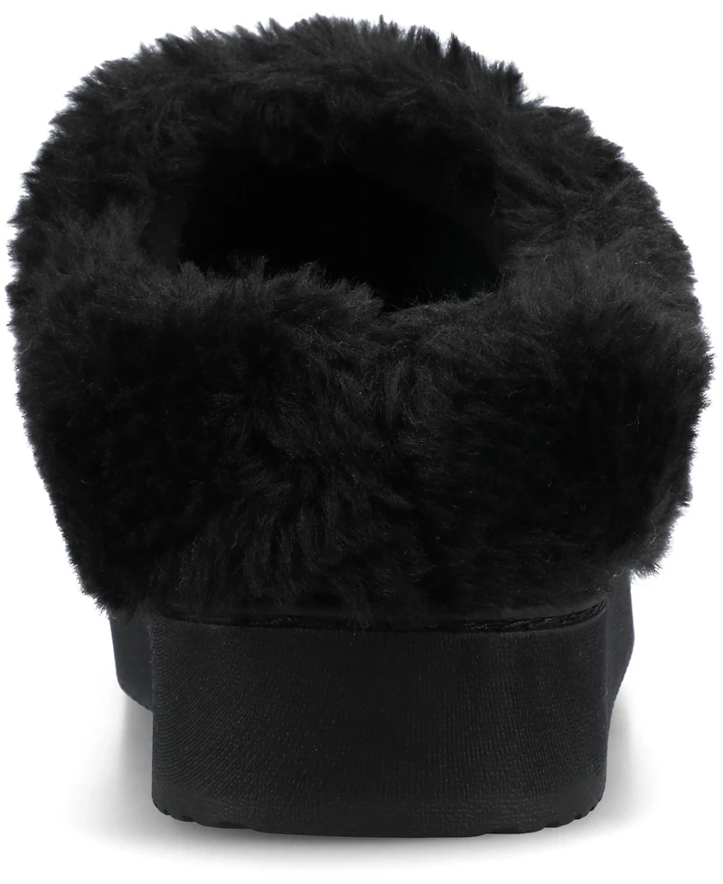 Journee Collection Women's Blair Quilted Round Toe Cushioned Clog Slippers