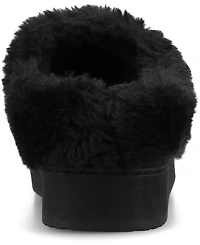 Journee Collection Women's Blair Quilted Round Toe Cushioned Clog Slippers