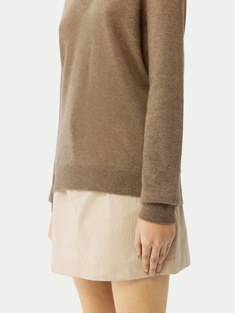 Gobi Cashmere Women's Timeless V-Neck Sweater