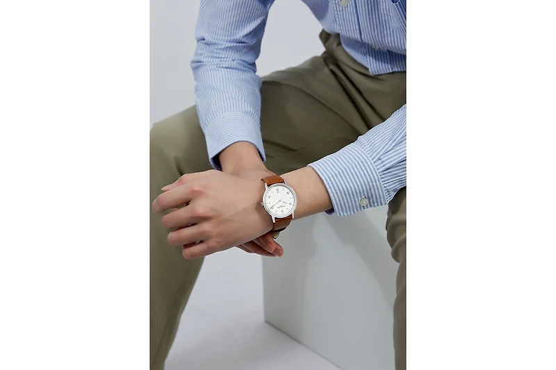 Victoria Hyde Men's Watch Apple Leather Strap Orton in Brown