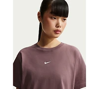 Nike Women's Sportswear Crewneck T-Shirt