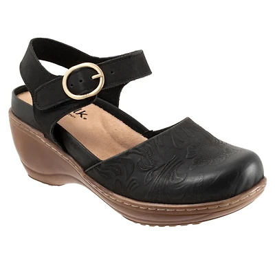 SoftWalk Women's Mabelle Tooling Clog