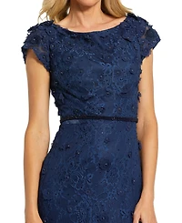 Mac Duggal Women's Floral Applique Boat Neck Short Sleeve Gown