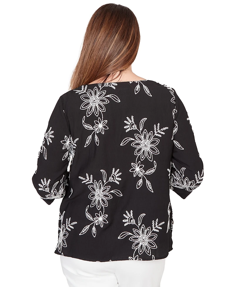 Alfred Dunner Petite Classics Tossed Floral Embroidered Crewneck Top