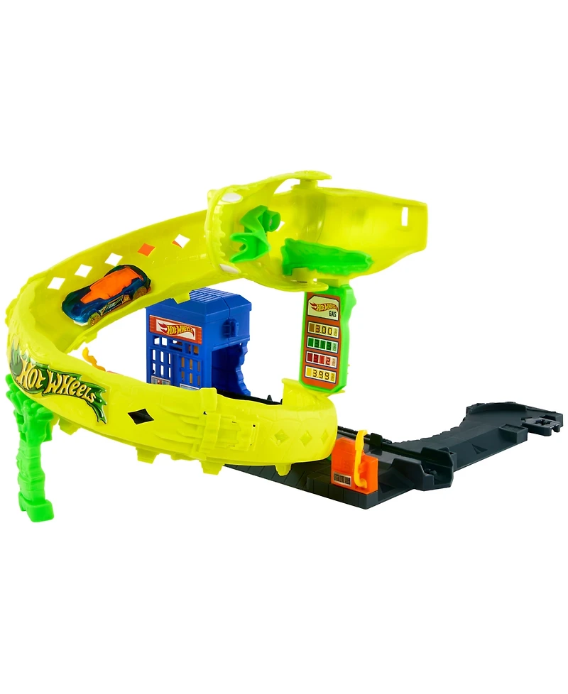 Hot Wheels Snake Spiral Attack Playset