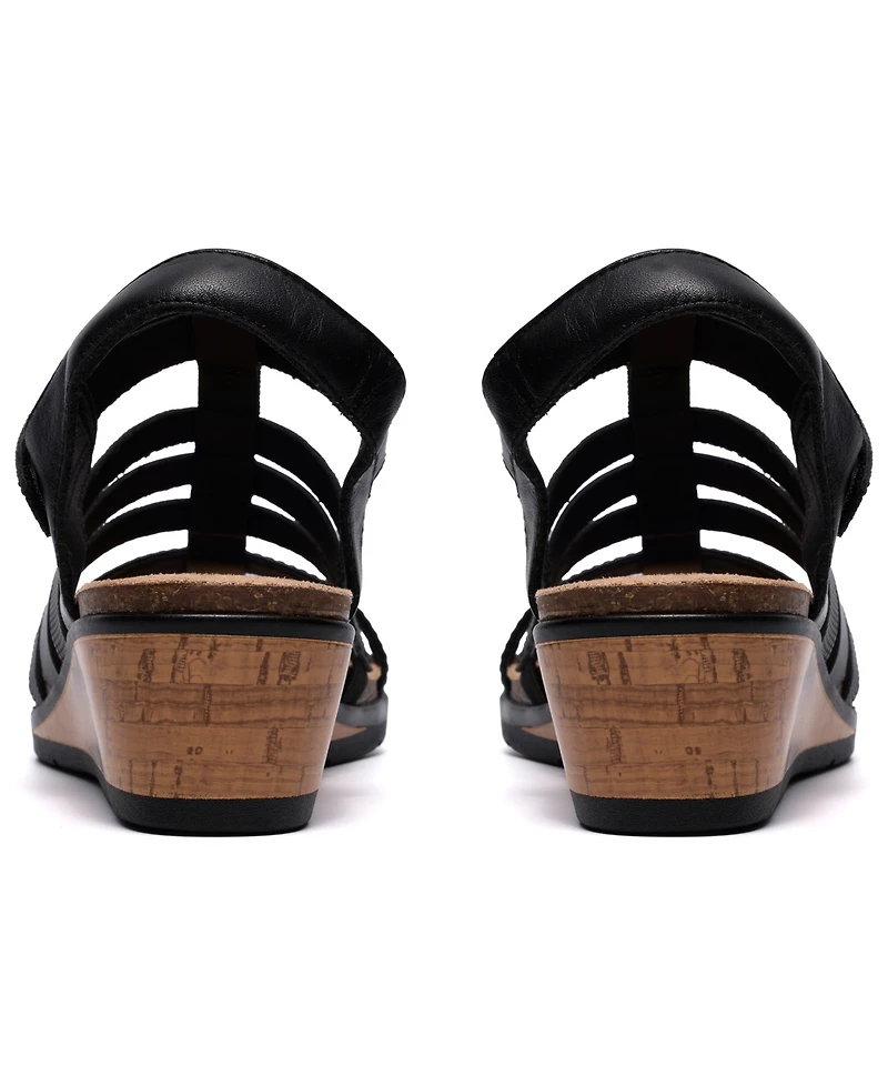 Clarks Women's Kacha Step Round Toe Sandals