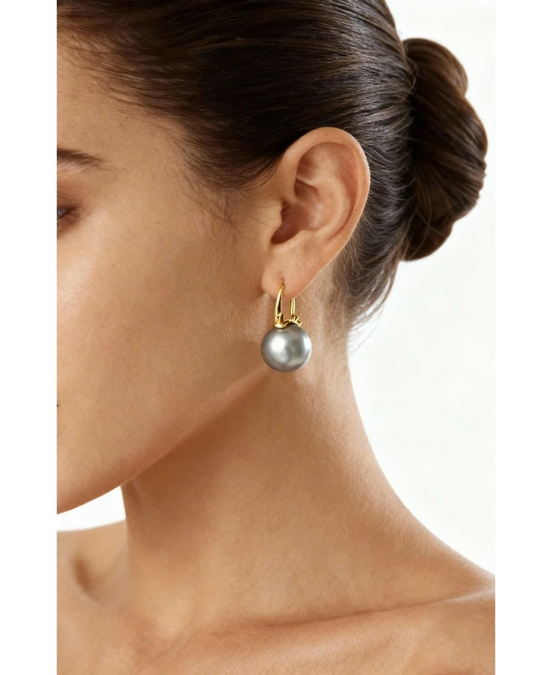 Retro Chic Pearl Earrings