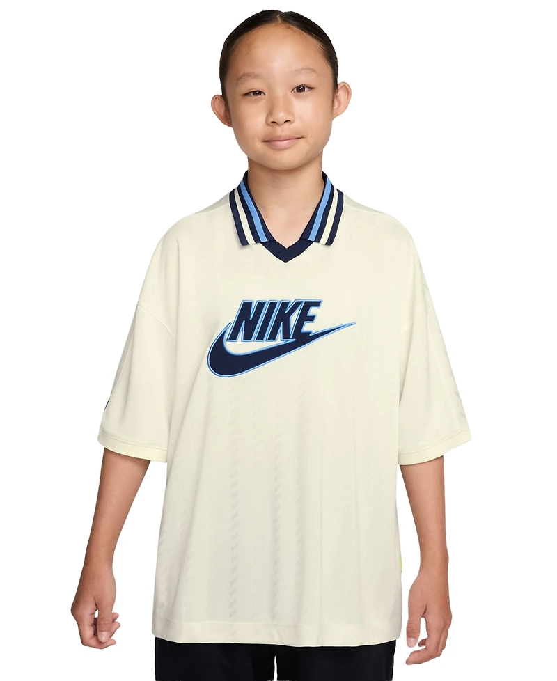 Nike Girls' 7-16 Short-Sleeve T-Shirt