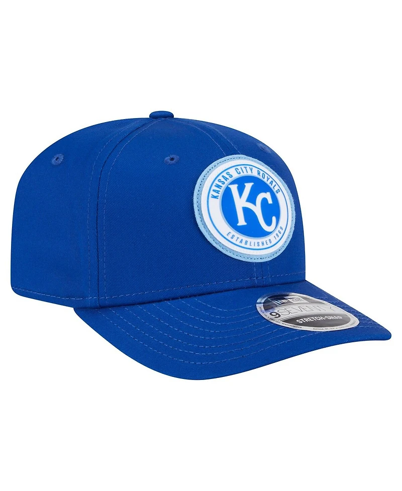 New Era Men's Royal Kansas City Royals Circle Patch 9SEVENTY Stretch-Snap Hat