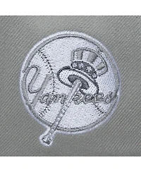 Mitchell & Ness Men's Gray New York Yankees Thunderstorm Head Coach Pro-Crown Adjustable Hat