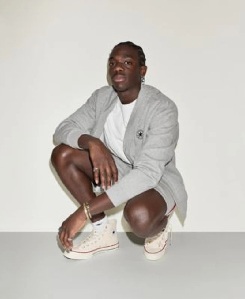 Converse Mens Regular Fit Logo Tee Regular Fit V Neck Sweatshirt