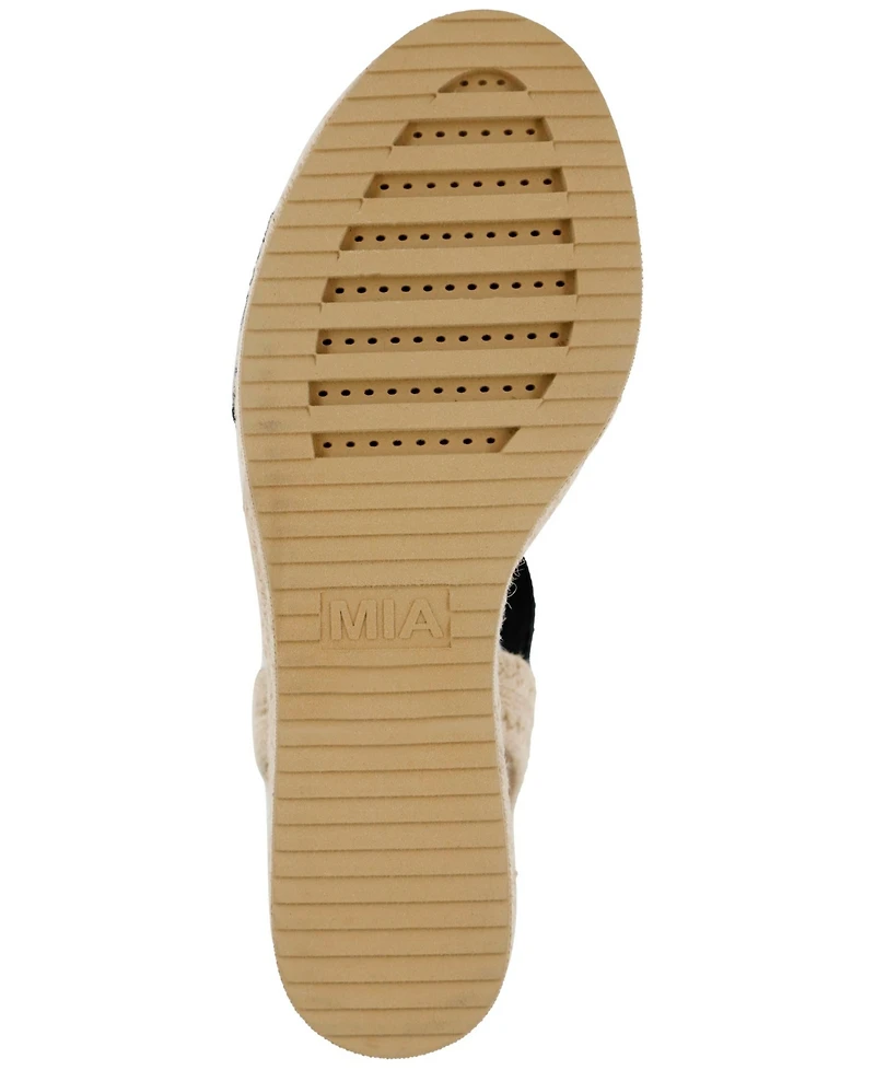 Mia Women's Brittni Round Toe Wedge Sandals