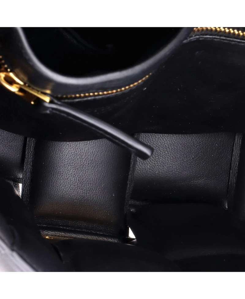 Pre-Owned Bottega Veneta Cassette Crossbody Bag Padded Maxi Intrecciato Leather