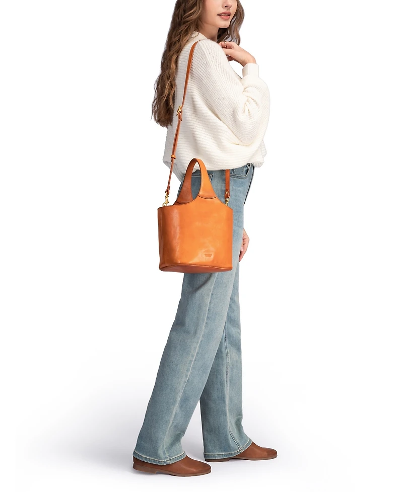 Old Trend Napa Handcrafted Mini Bucket Bag