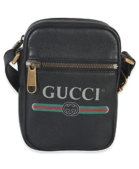 Pre-Owned Gucci Black Pebbled Calfskin Vintage Logo Messenger Bag