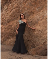 Mac Duggal Women's Crepe One Shoulder Gown With Flower