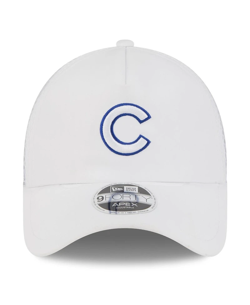 New Era Men's White Chicago Cubs 2026 Batting Practice Apex 9FORTY Adjustable Trucker Hat