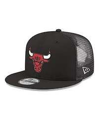 New Era Men's Black Chicago Bulls Core Logo Meshback 9FIFTY Snapback Hat