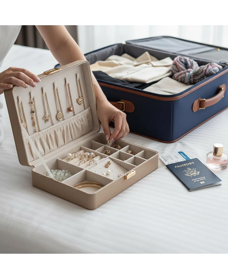 Yigii Leather Jewelry Box Elegant Small Chest Necklace Ring Earring Storage Portable Travel Home Use