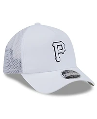 New Era Men's White Pittsburgh Pirates 2026 Batting Practice Apex 9FORTY Adjustable Trucker Hat