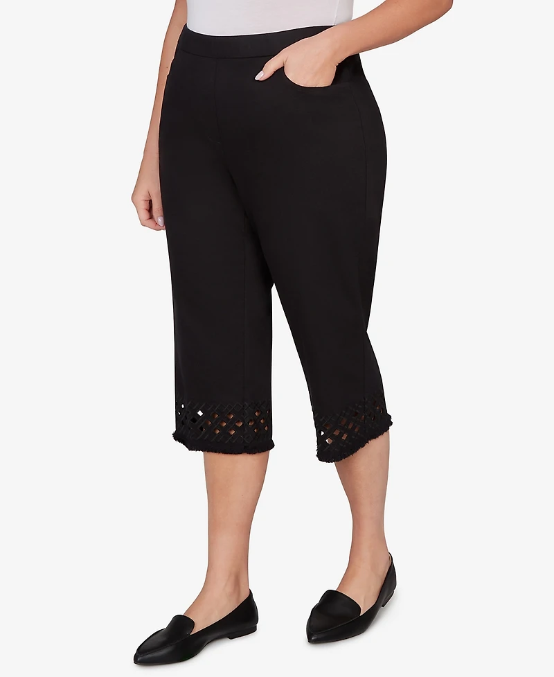 Alfred Dunner Plus Detail Driven Geometric Cut-Out Flat-Front Capri Pants
