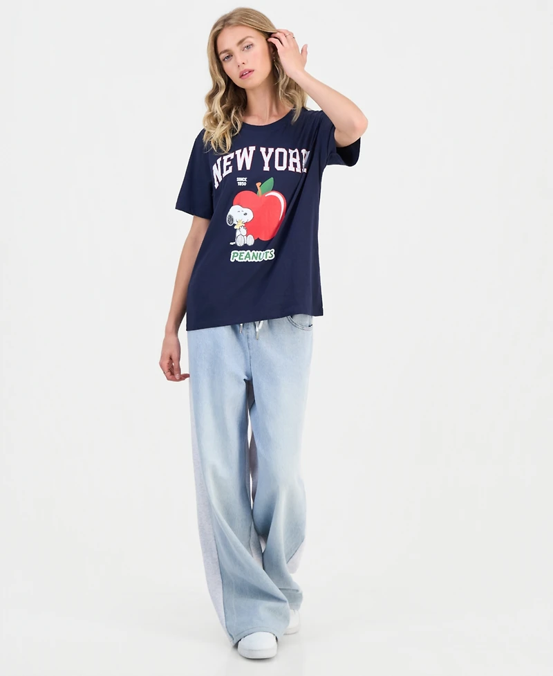 Peanuts Juniors' New York Snoopy Graphic T-Shirt