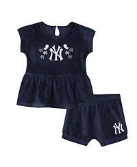 Outerstuff Girls Toddler 2-Piece Navy New York Yankees Hop Base Fashion T-Shirt and Shorts Set