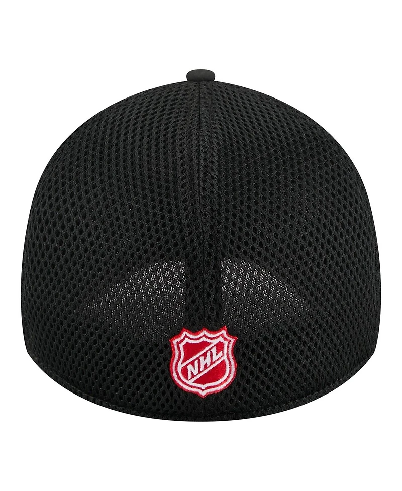 New Era Men's Black Chicago Blackhawks Logo 39THIRTY Flex Hat